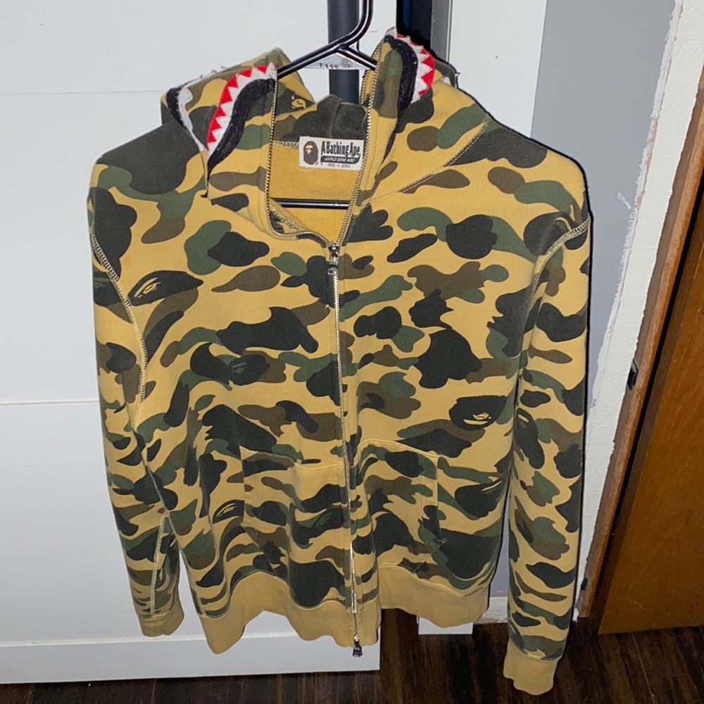 GENTLY WORN BAPE FULL ZIP HOODIE